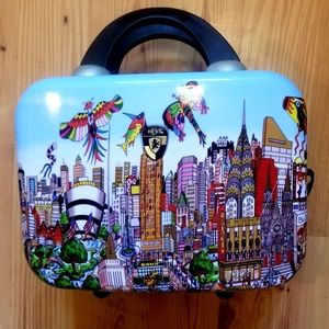 HEYS 🦁 LUGGAGE CALLING NEW YORK 🗽